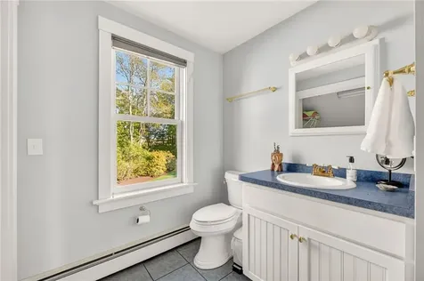 59 High Hill Road Tiverton RI 02878