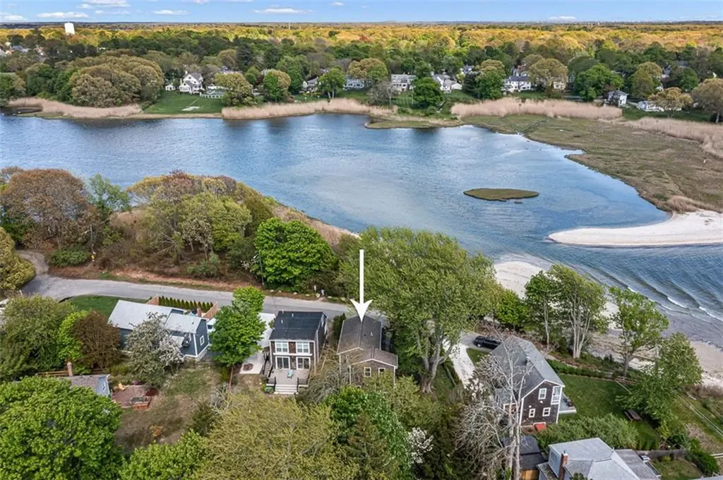 28 Byway Road Barrington RI 02806