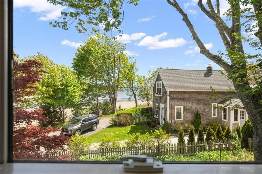 28 Byway Road Barrington RI 02806