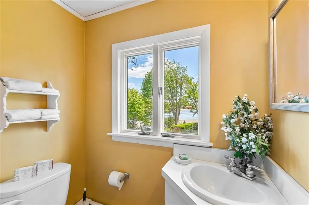 28 Byway Road Barrington RI 02806
