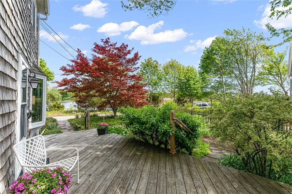 28 Byway Road Barrington RI 02806
