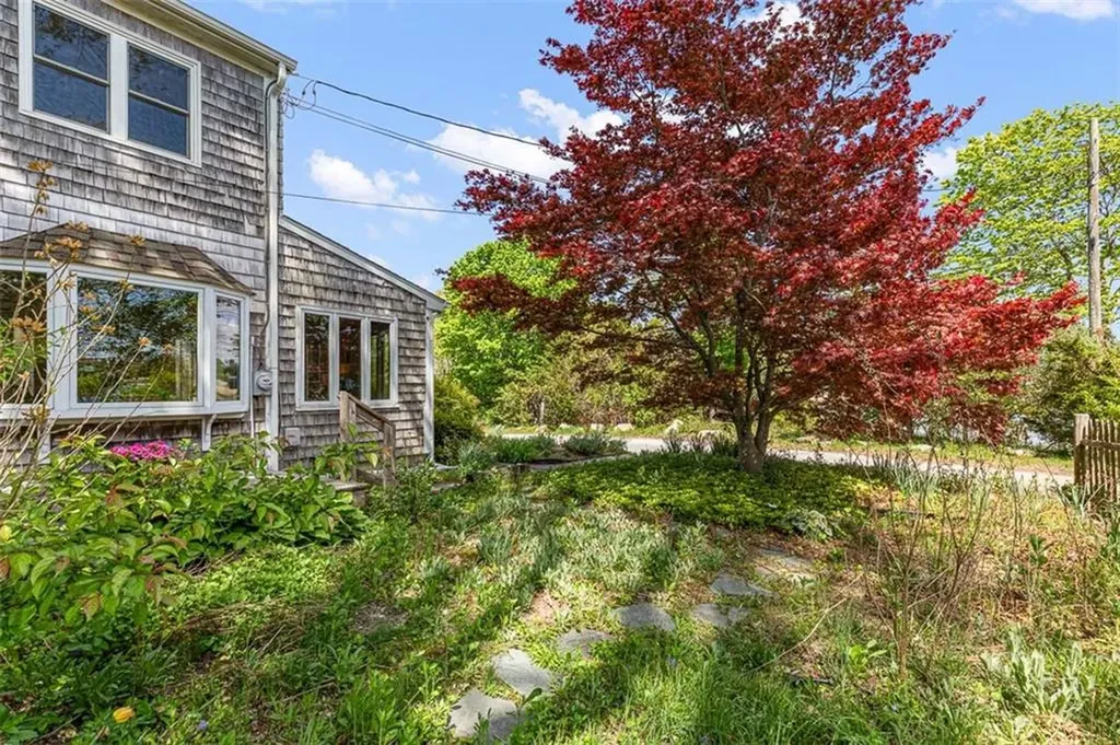28 Byway Road Barrington RI 02806