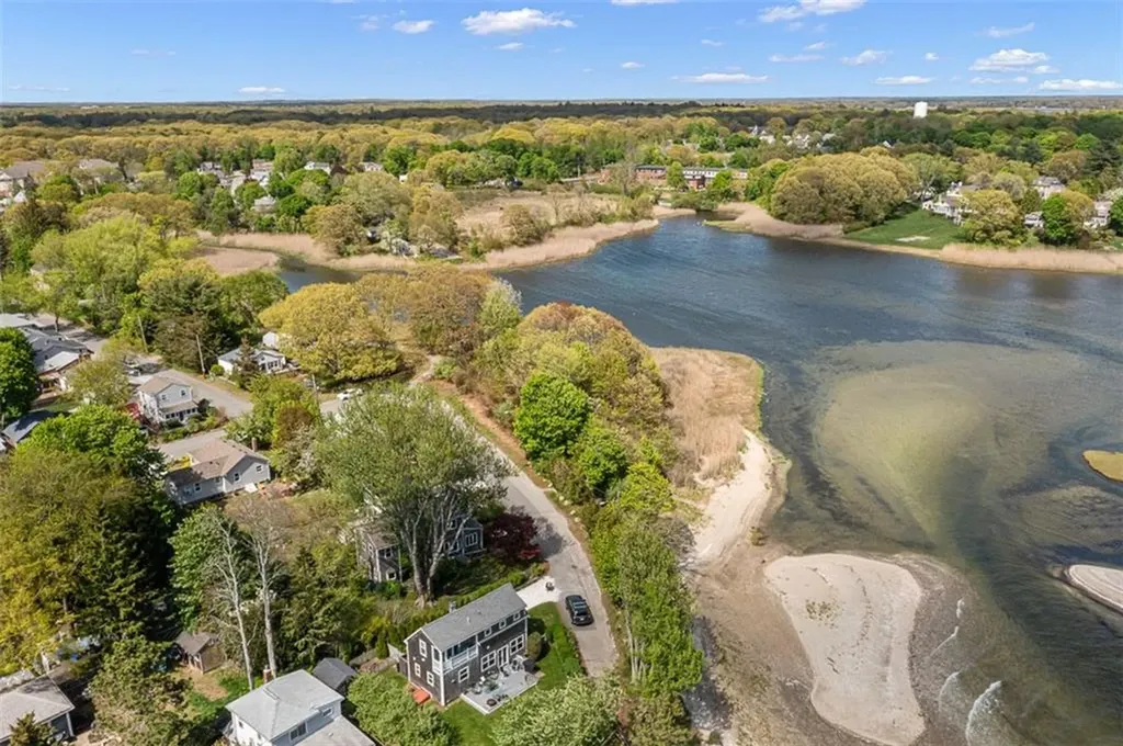 28 Byway Road Barrington RI 02806