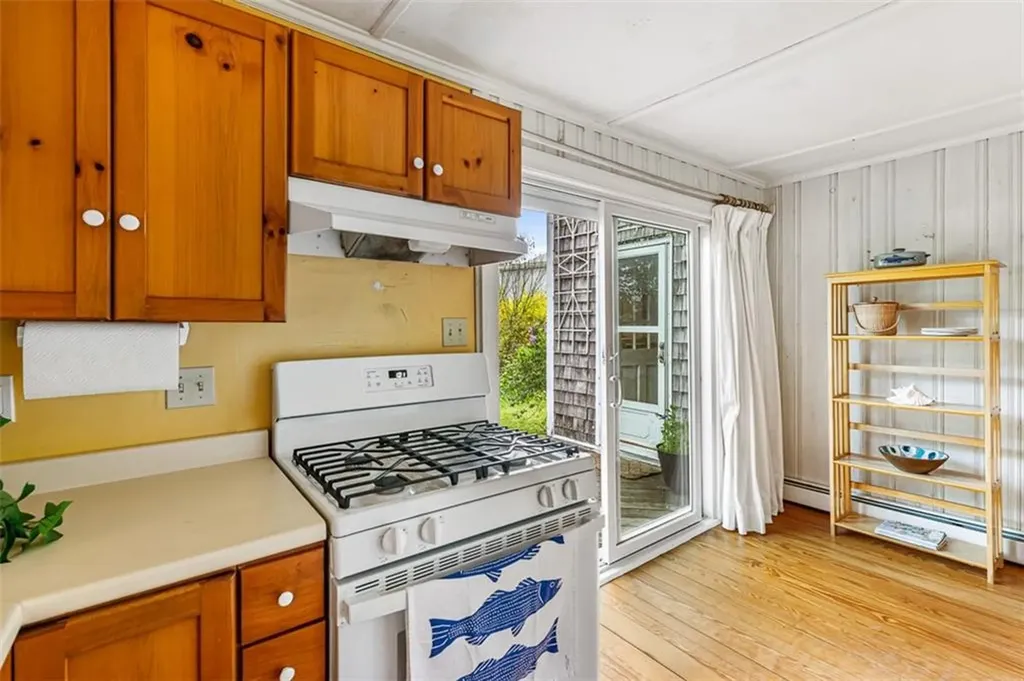 28 Byway Road Barrington RI 02806
