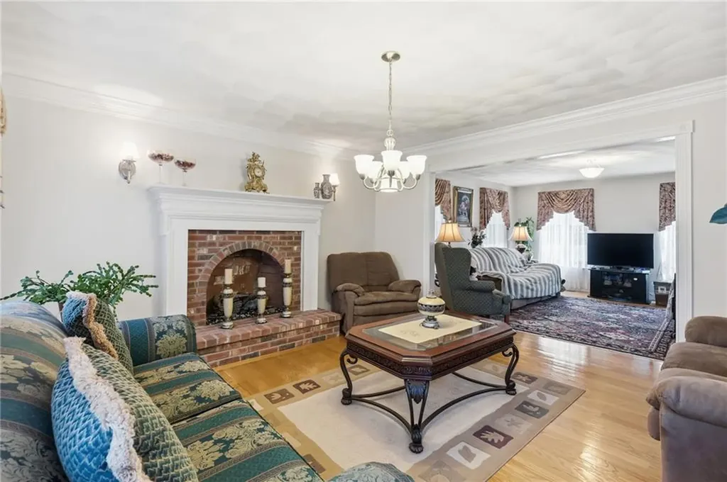 144 Burnside Avenue Seekonk MA 02771