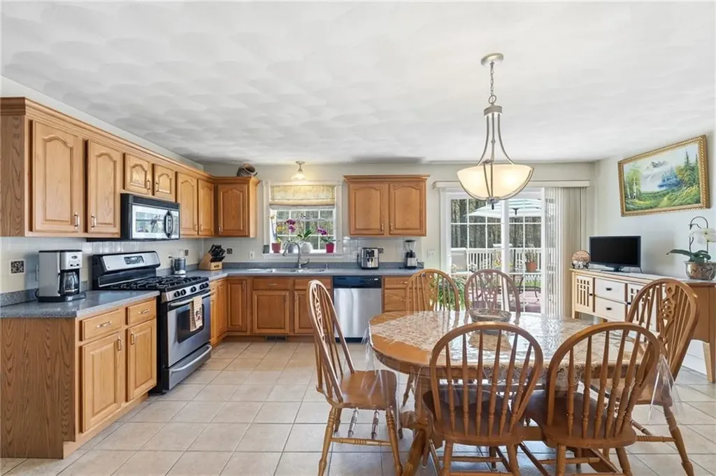 144 Burnside Avenue Seekonk MA 02771