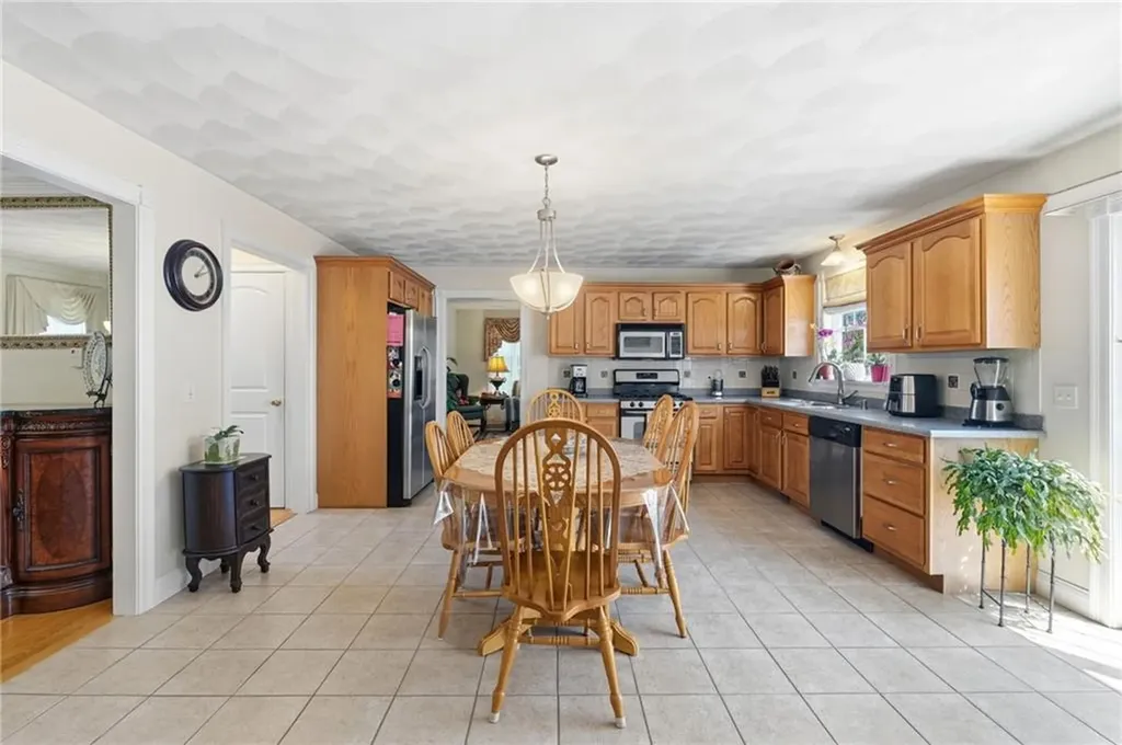 144 Burnside Avenue Seekonk MA 02771