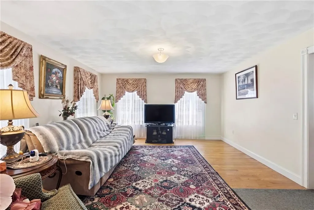 144 Burnside Avenue Seekonk MA 02771