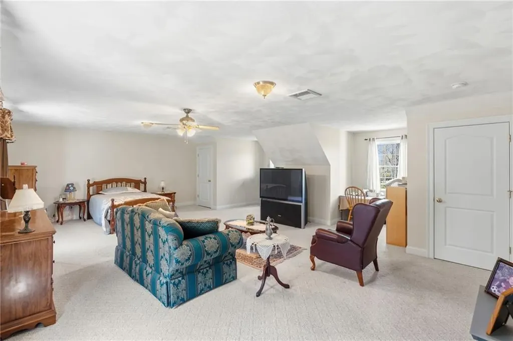 144 Burnside Avenue Seekonk MA 02771