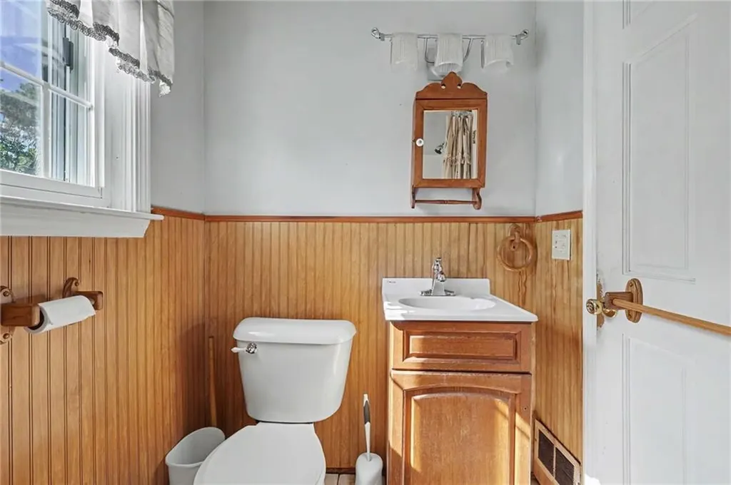 87 Easton Avenue Warwick RI 02889