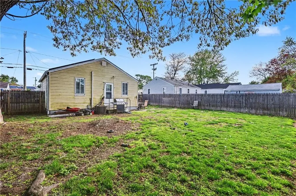 87 Easton Avenue Warwick RI 02889