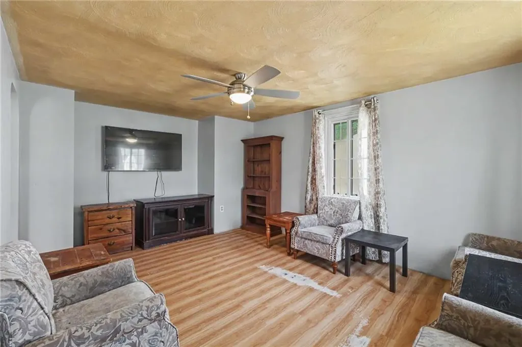 87 Easton Avenue Warwick RI 02889