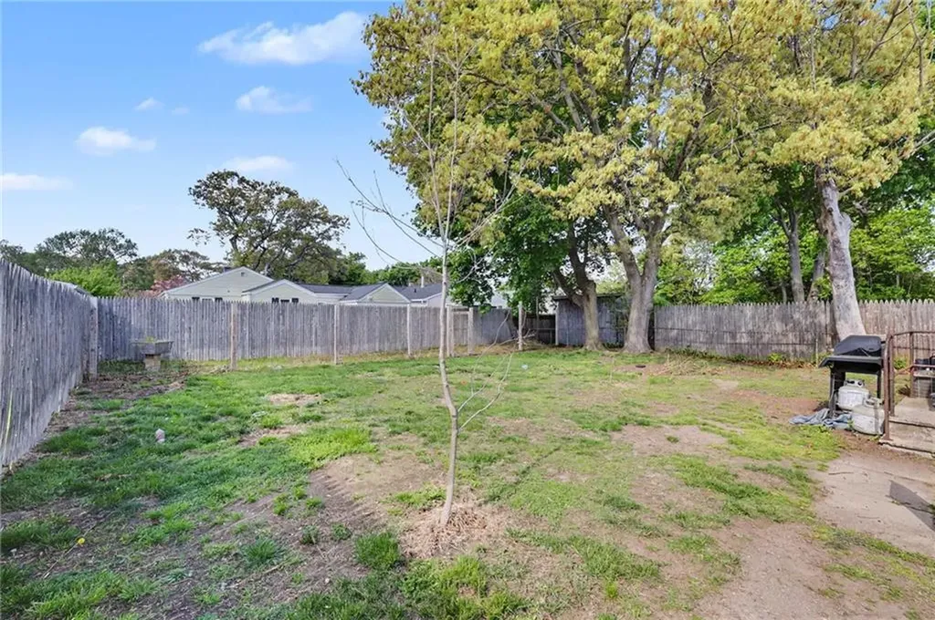 87 Easton Avenue Warwick RI 02889
