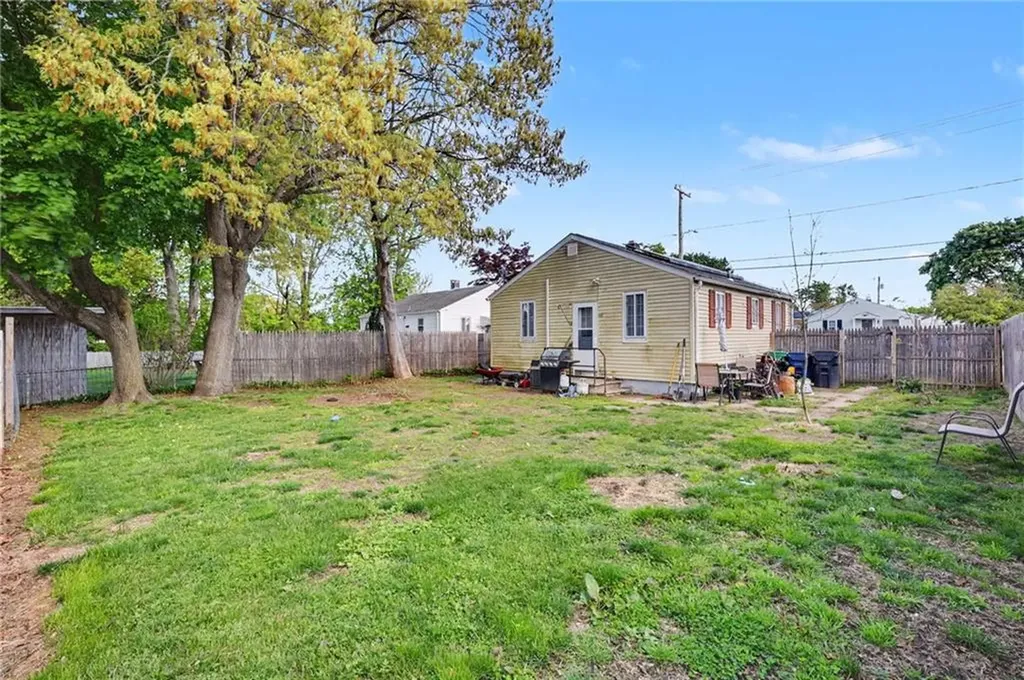 87 Easton Avenue Warwick RI 02889