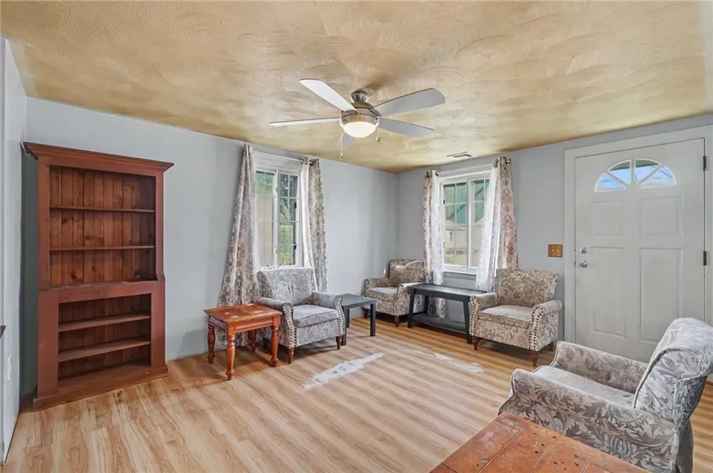 87 Easton Avenue Warwick RI 02889
