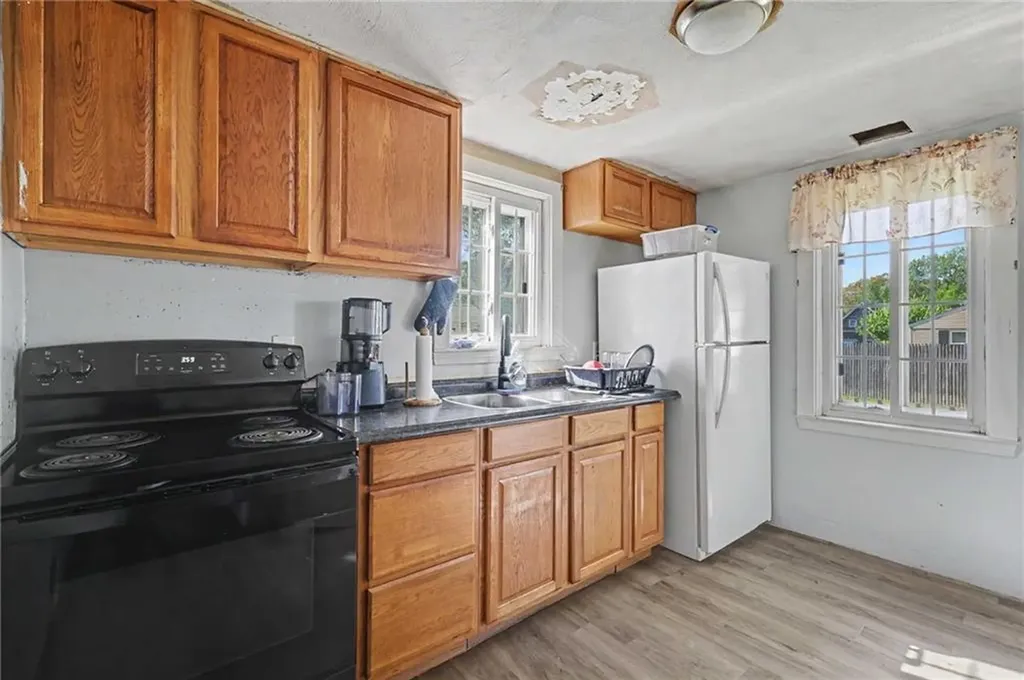 87 Easton Avenue Warwick RI 02889