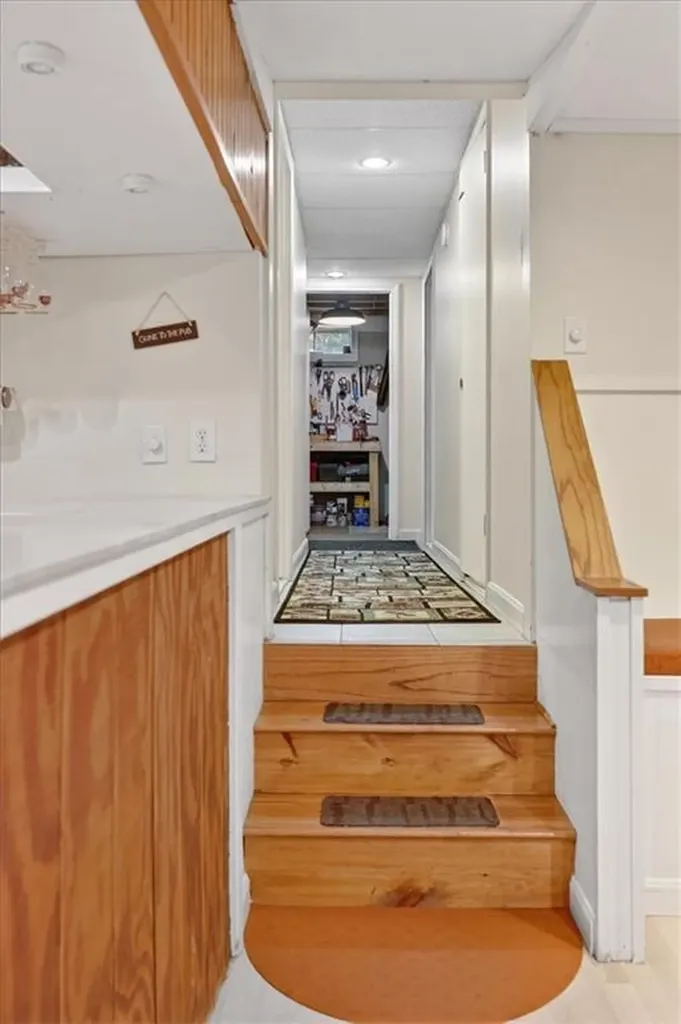 9 Friendship Lane Smithfield RI 02917