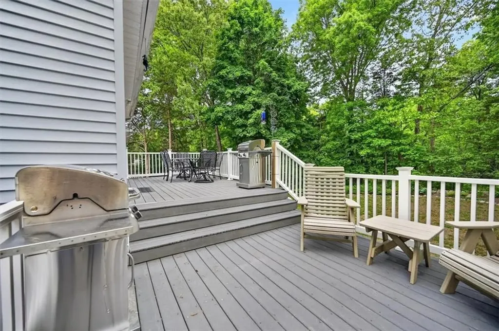 9 Friendship Lane Smithfield RI 02917