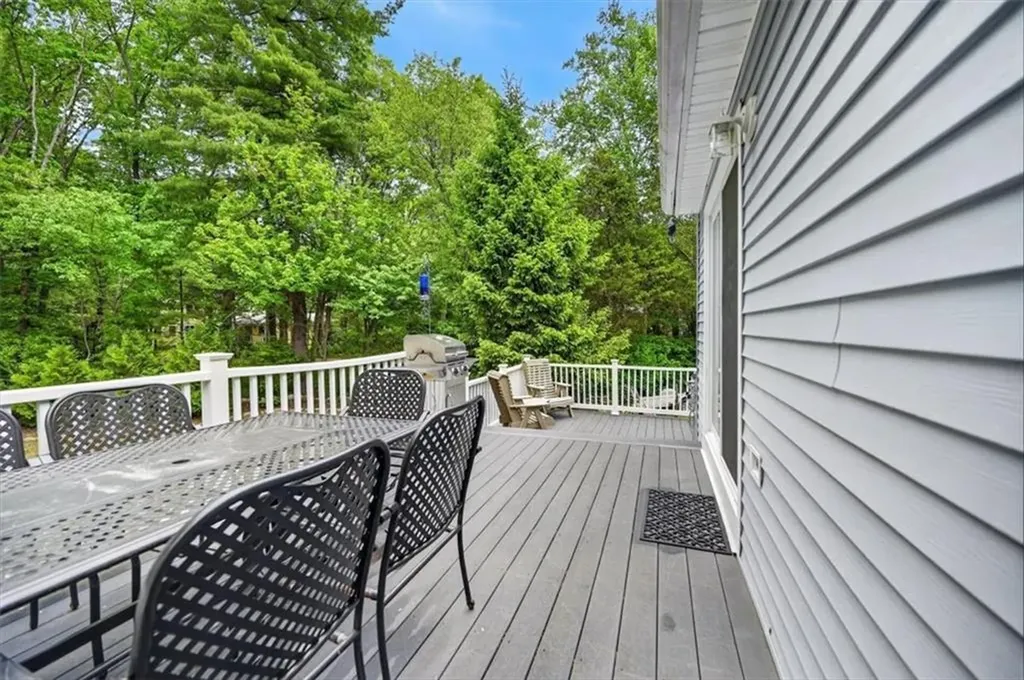 9 Friendship Lane Smithfield RI 02917
