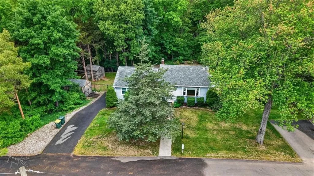 9 Friendship Lane Smithfield RI 02917