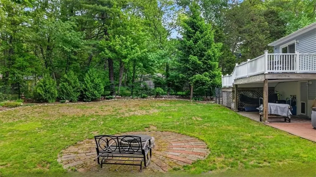 9 Friendship Lane Smithfield RI 02917
