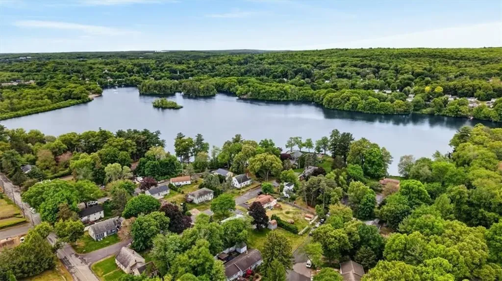 9 Friendship Lane Smithfield RI 02917