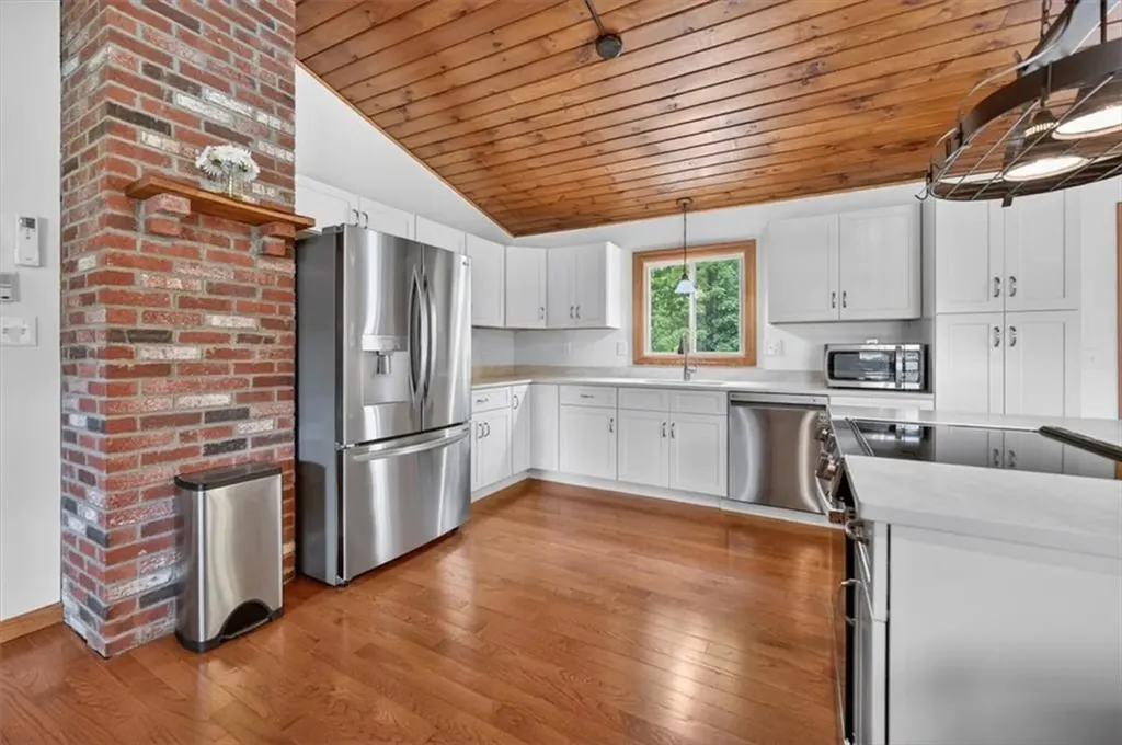 9 Friendship Lane Smithfield RI 02917