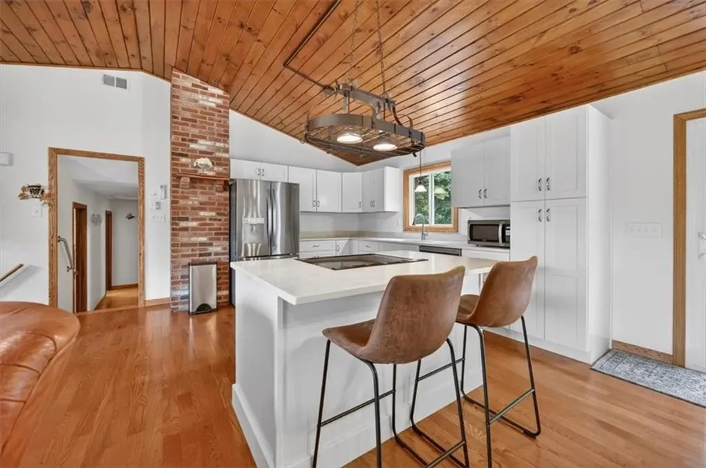 9 Friendship Lane Smithfield RI 02917
