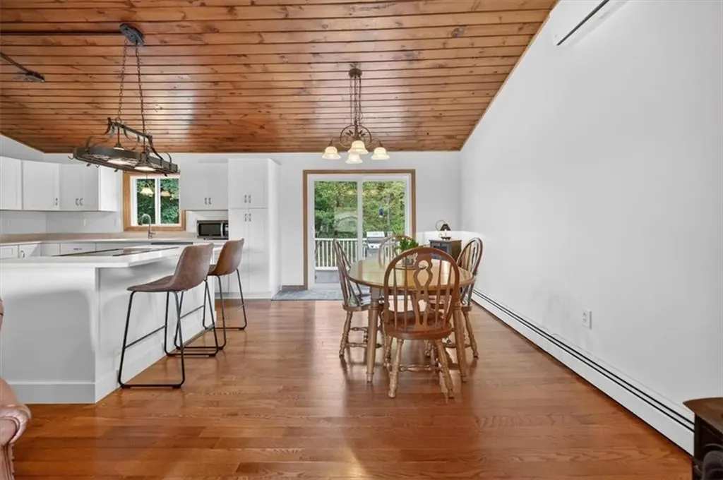 9 Friendship Lane Smithfield RI 02917