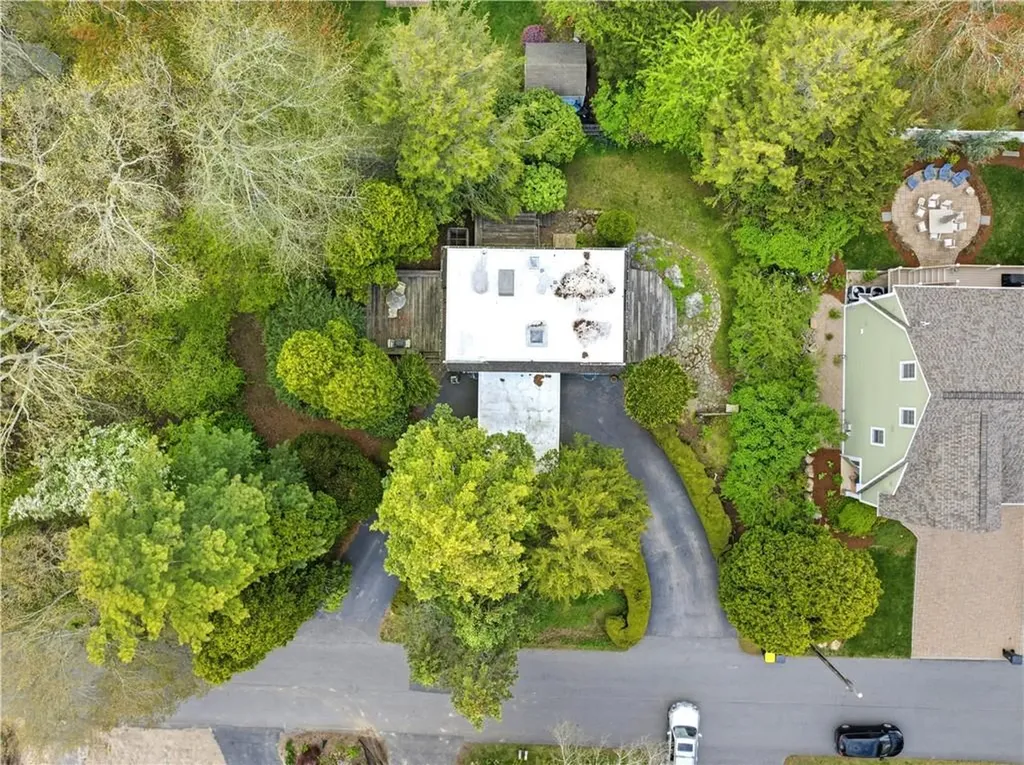 10 What Cheer Road Narragansett RI 02882