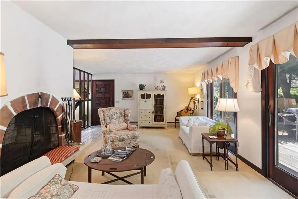 10 What Cheer Road Narragansett RI 02882
