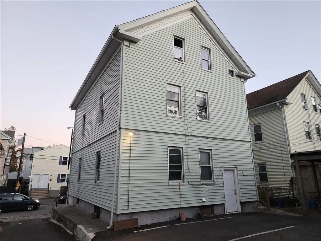 132 Putnam Street Providence RI 02909