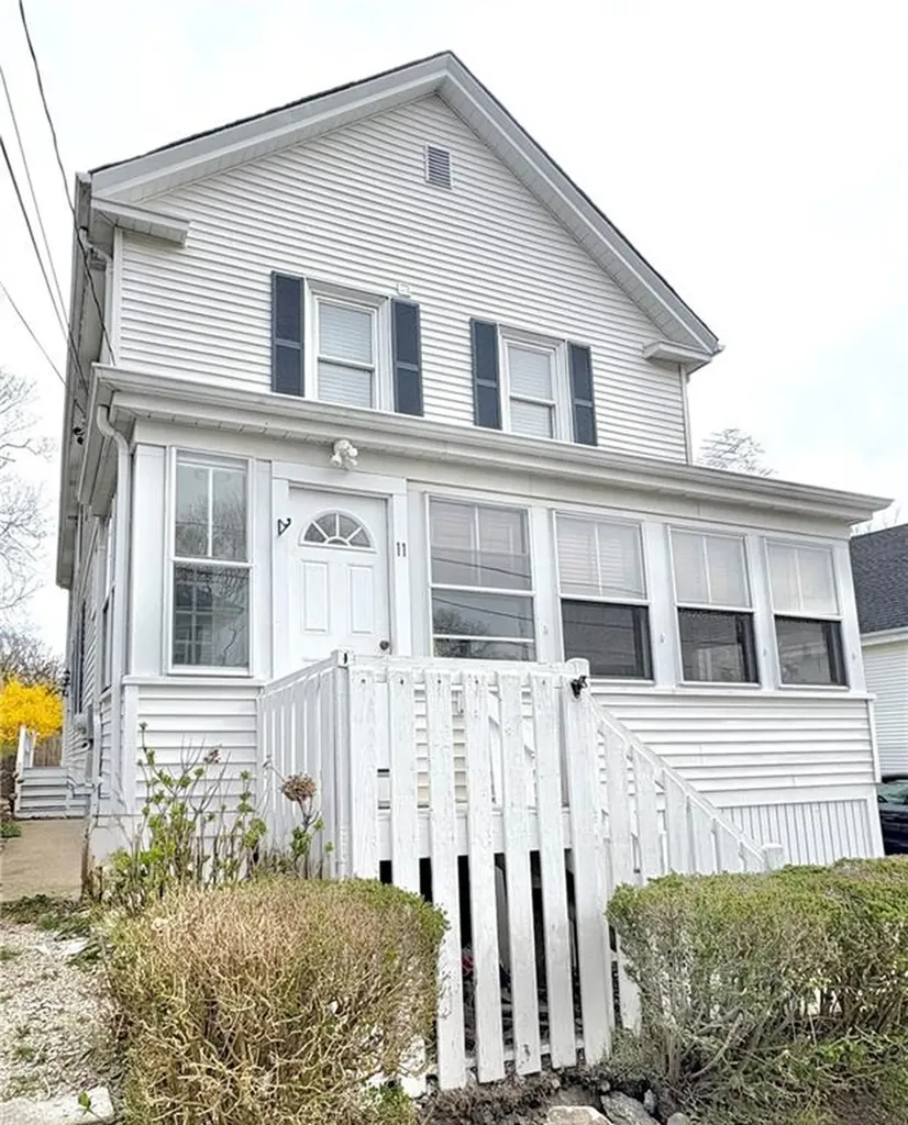 11 Russell Avenue Newport RI 02840