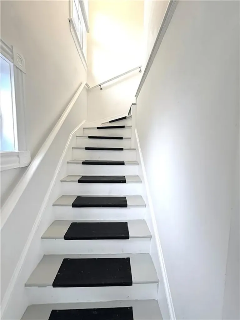 11 Russell Avenue Newport RI 02840