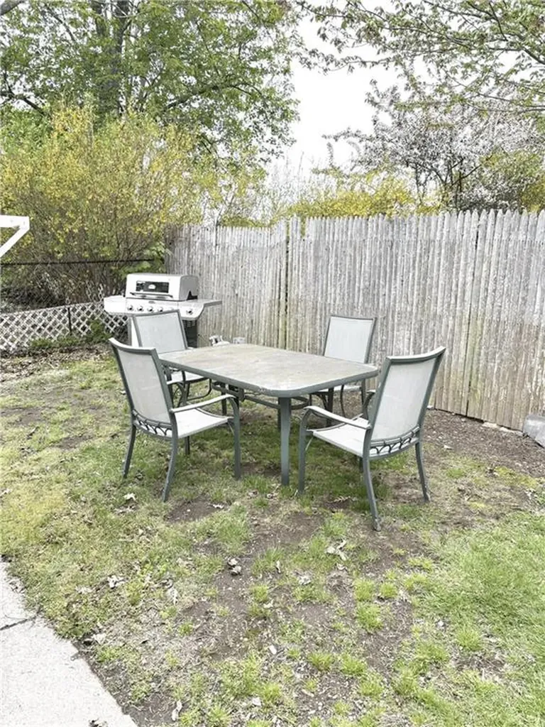 11 Russell Avenue Newport RI 02840