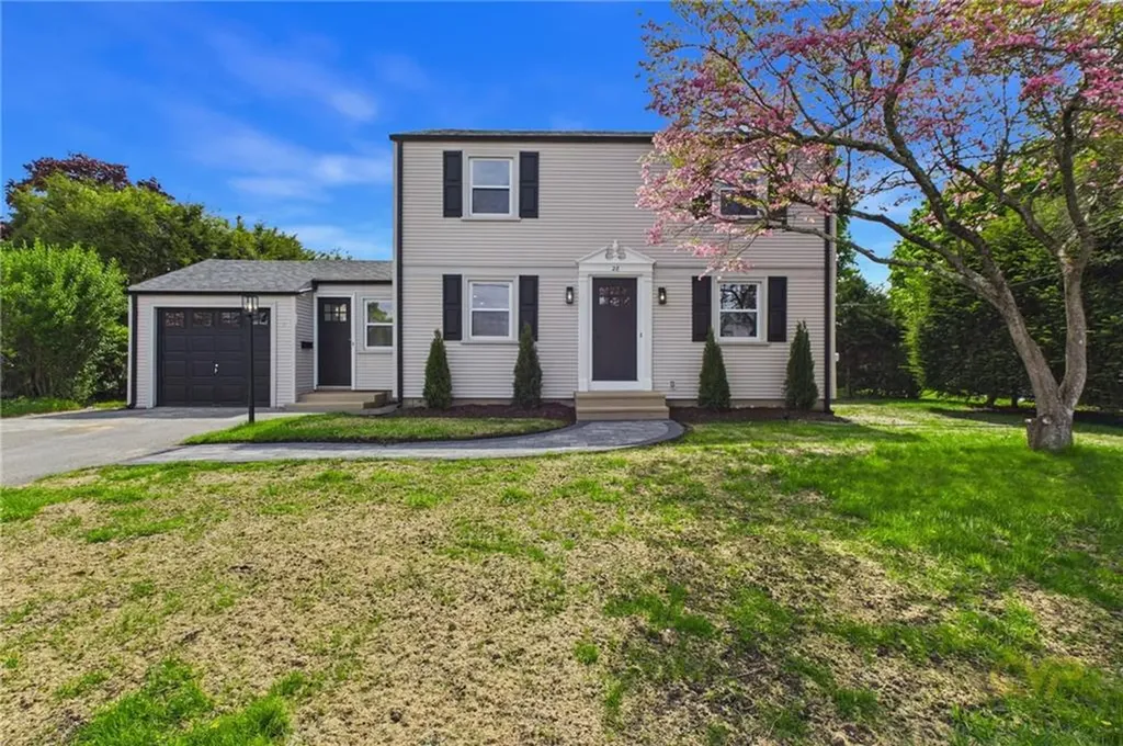 28 Eden Crest Drive Cranston RI 02920
