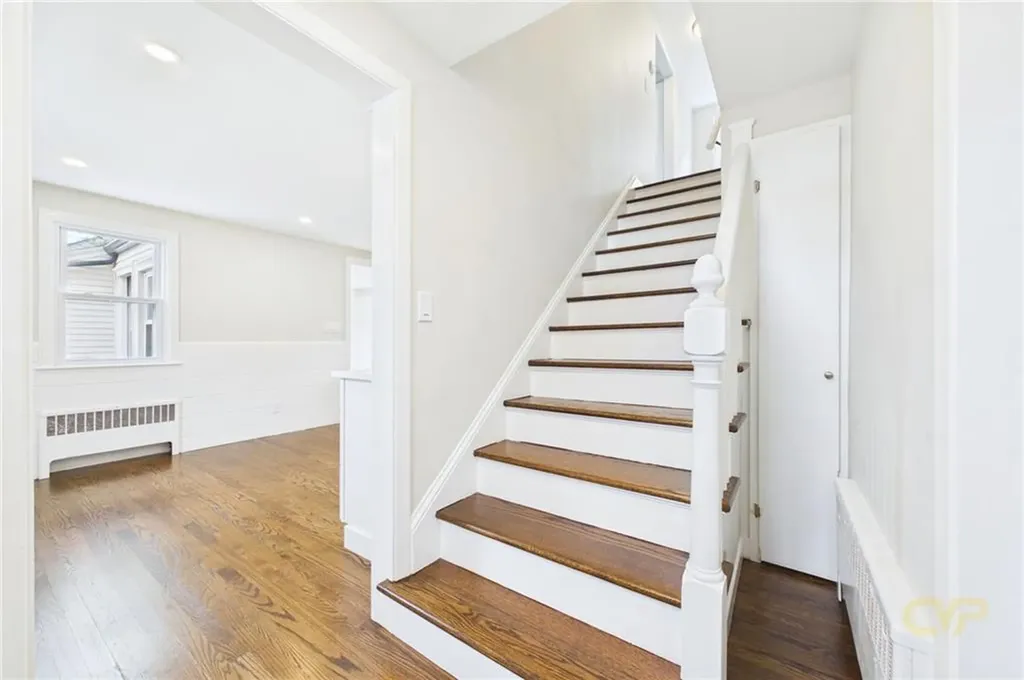 28 Eden Crest Drive Cranston RI 02920