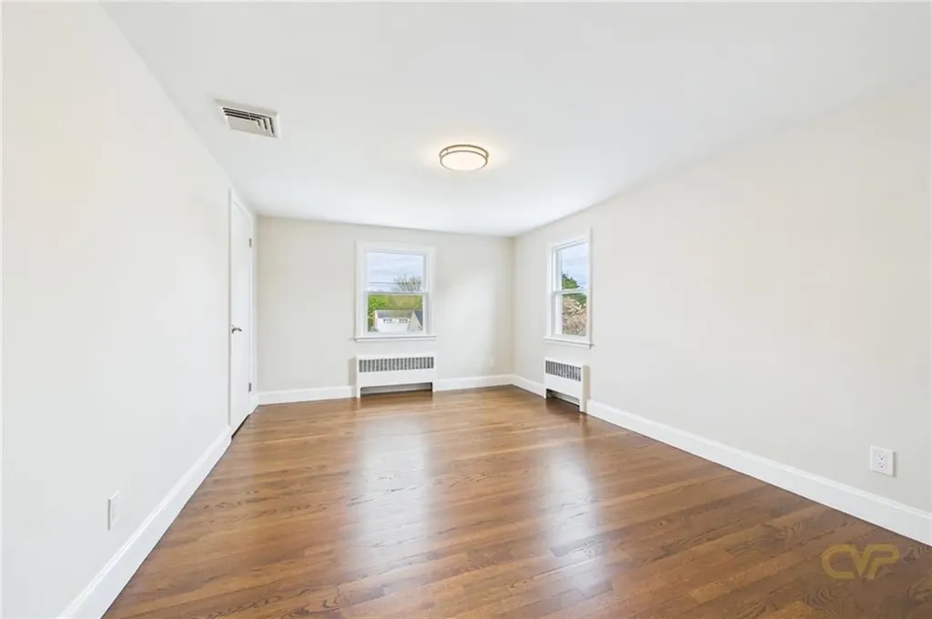 28 Eden Crest Drive Cranston RI 02920