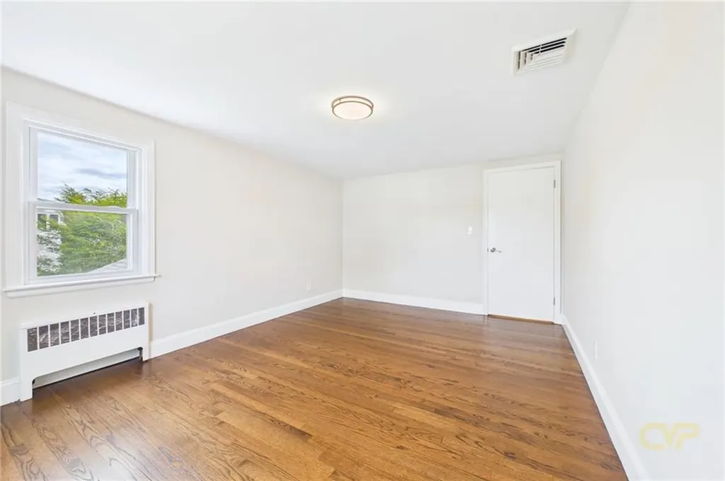 28 Eden Crest Drive Cranston RI 02920