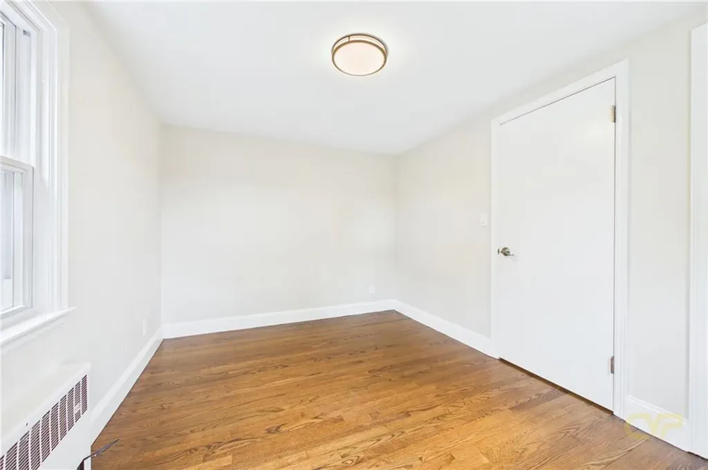 28 Eden Crest Drive Cranston RI 02920