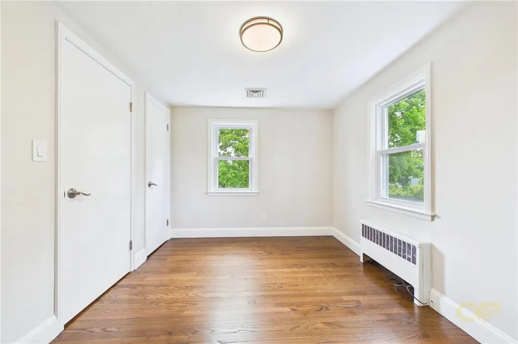28 Eden Crest Drive Cranston RI 02920