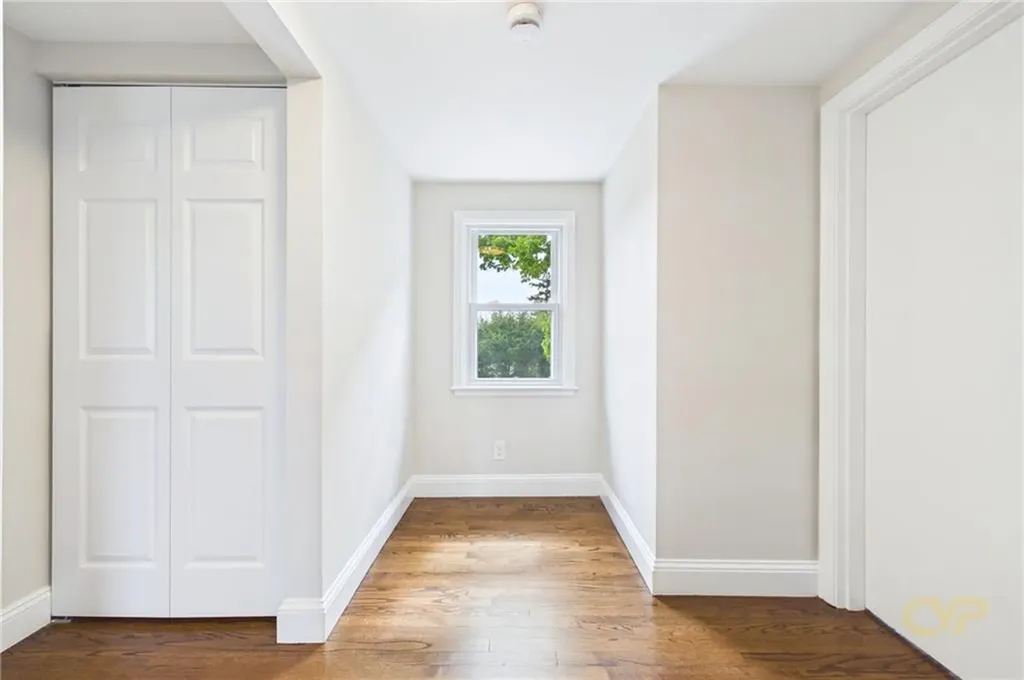 28 Eden Crest Drive Cranston RI 02920
