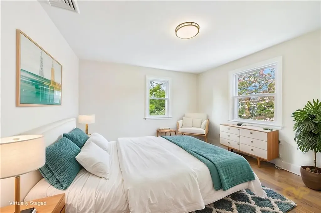 28 Eden Crest Drive Cranston RI 02920