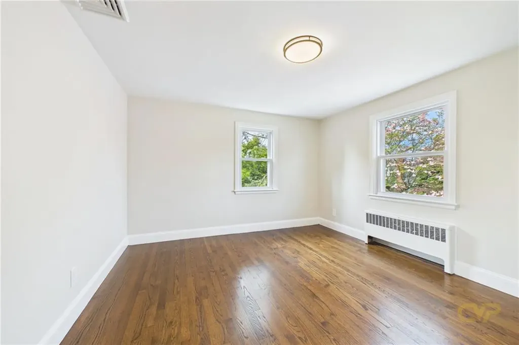 28 Eden Crest Drive Cranston RI 02920