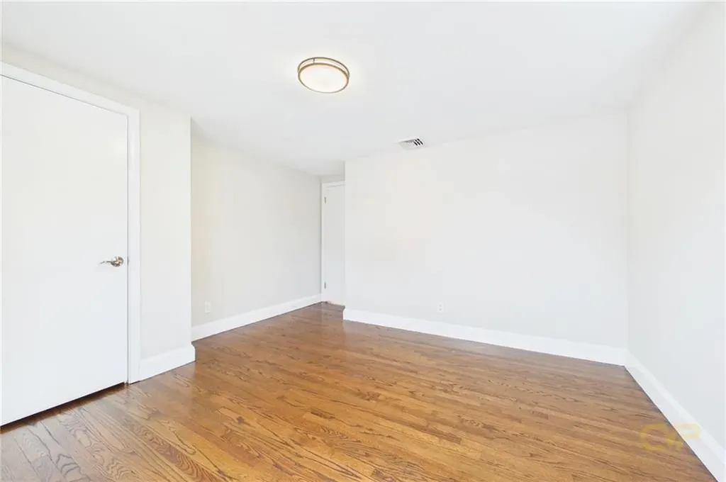 28 Eden Crest Drive Cranston RI 02920