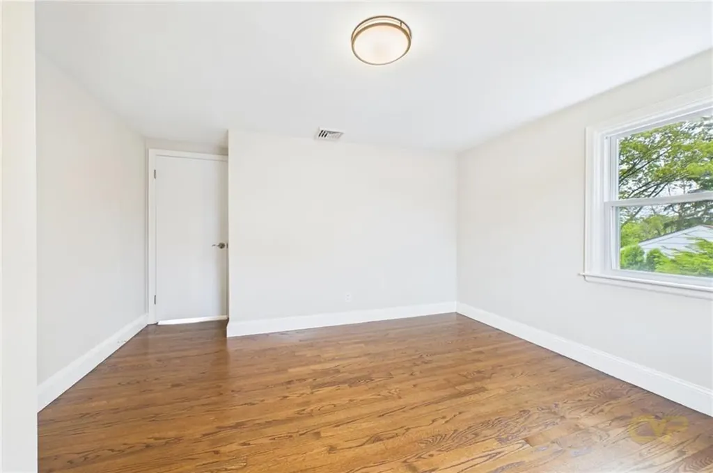 28 Eden Crest Drive Cranston RI 02920