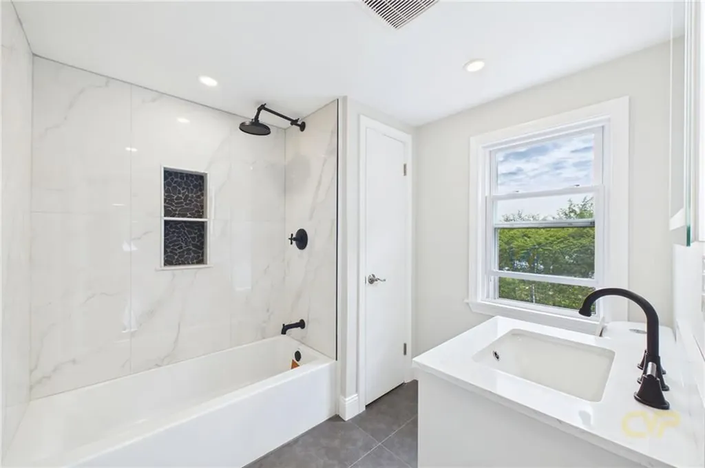 28 Eden Crest Drive Cranston RI 02920