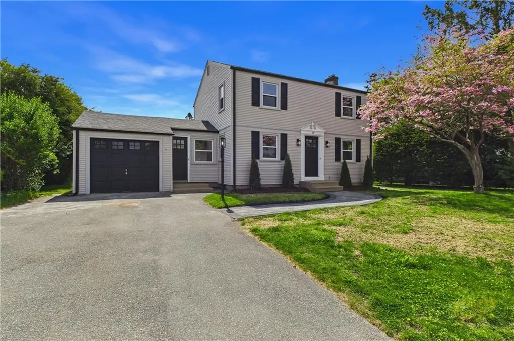 28 Eden Crest Drive Cranston RI 02920