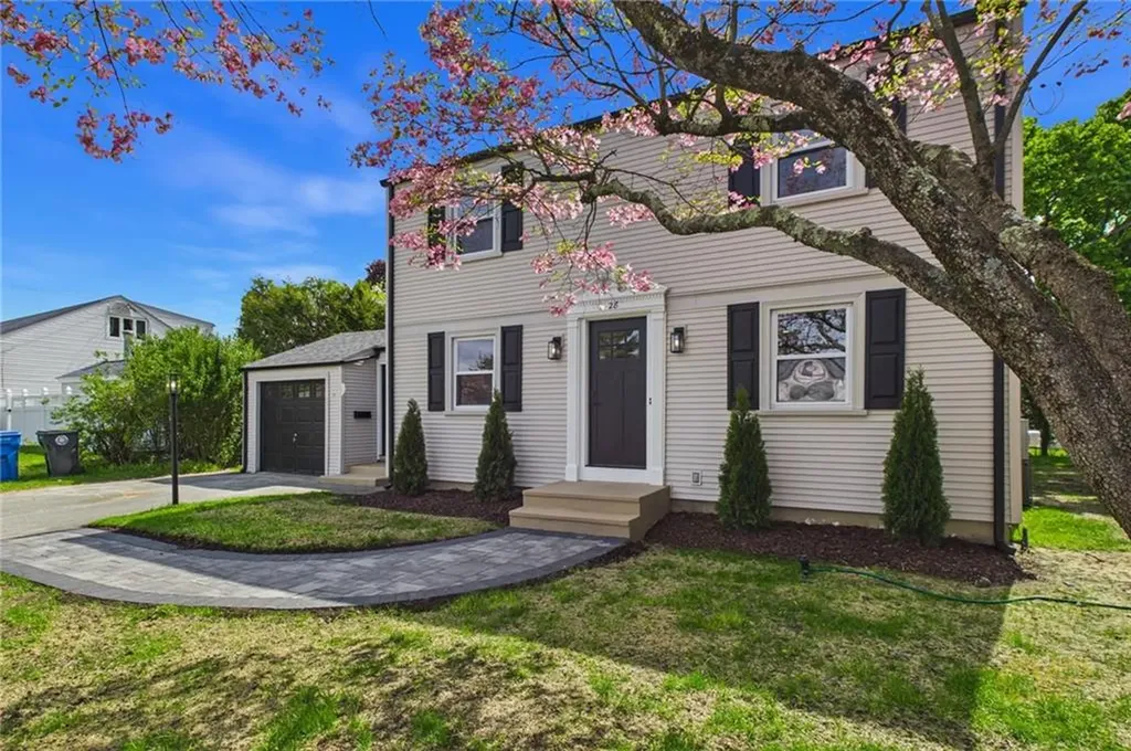 28 Eden Crest Drive Cranston RI 02920