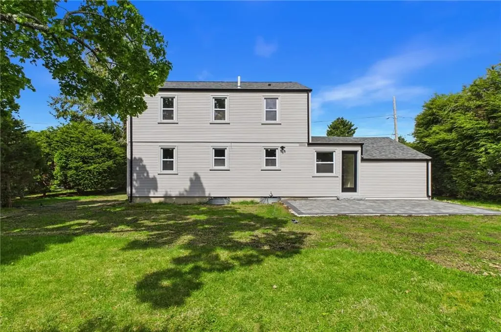 28 Eden Crest Drive Cranston RI 02920